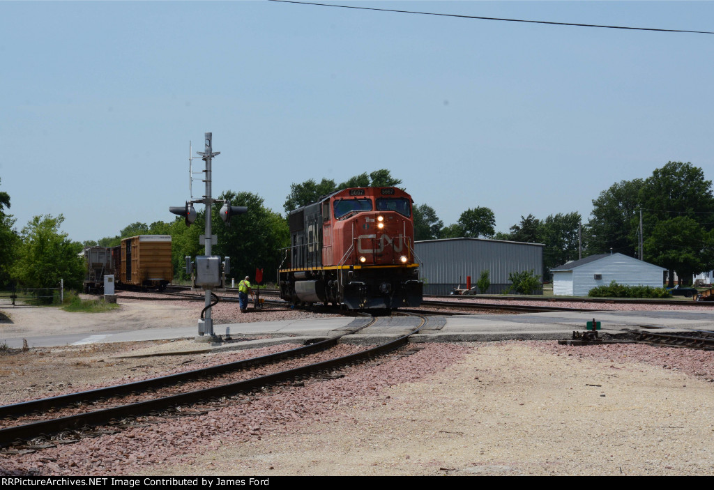 CN 5667 South